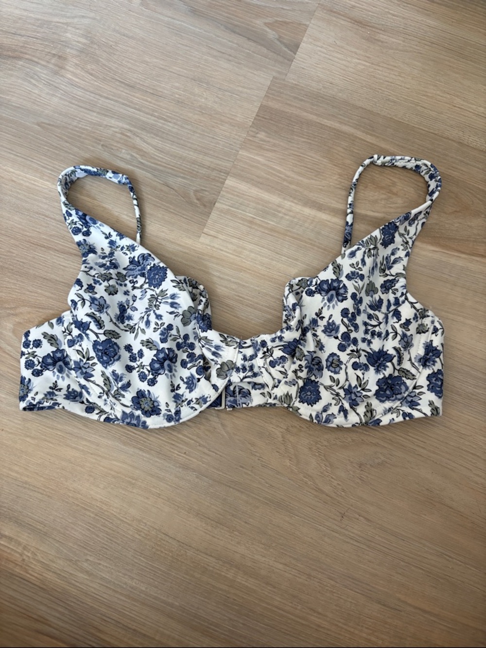Abercrombie & Fitch Floral Underwire Bikini Top - size Medium